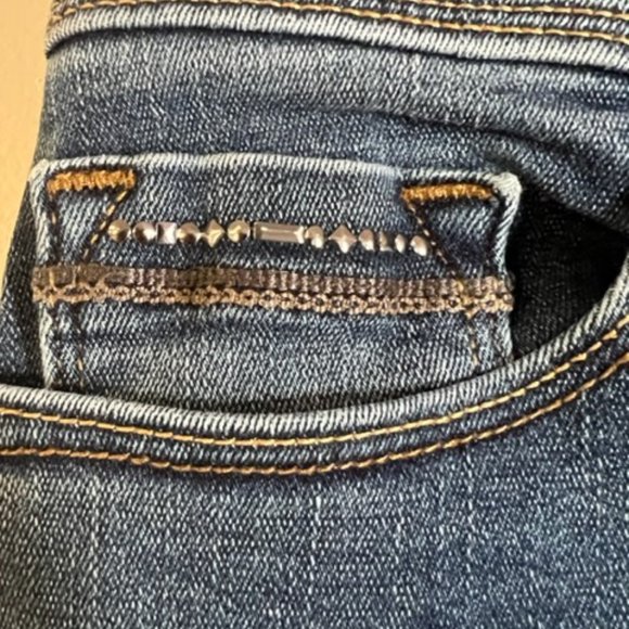 Levi's Perfectly Slimming 512 Bootcut Jeans - Picture 4 of 5